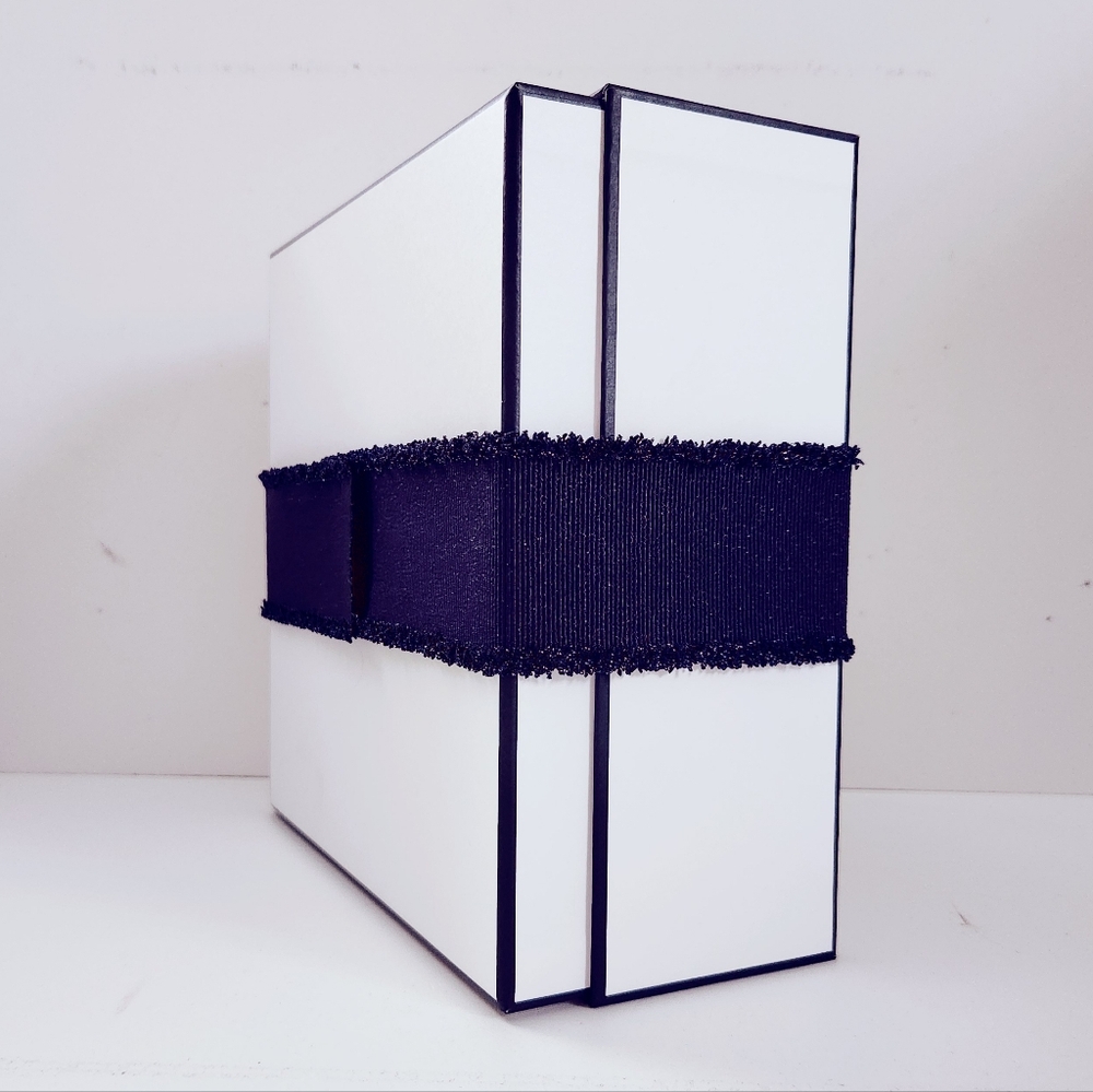 Chanel Gift Box - Picture 5 of 10
